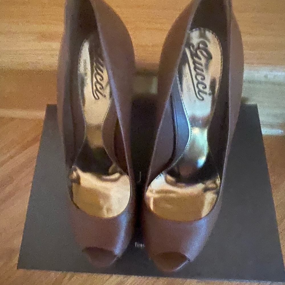 Gucci Sophia open toe pump.